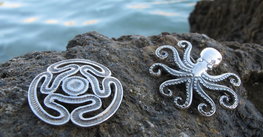 Brooches on Ancient Greek themes, Octopus and meander